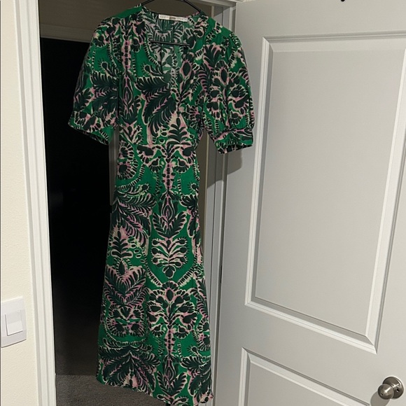 Marie Oliver Vibrant Green and Pink Patterned Midi Dress - Picture 3 of 10